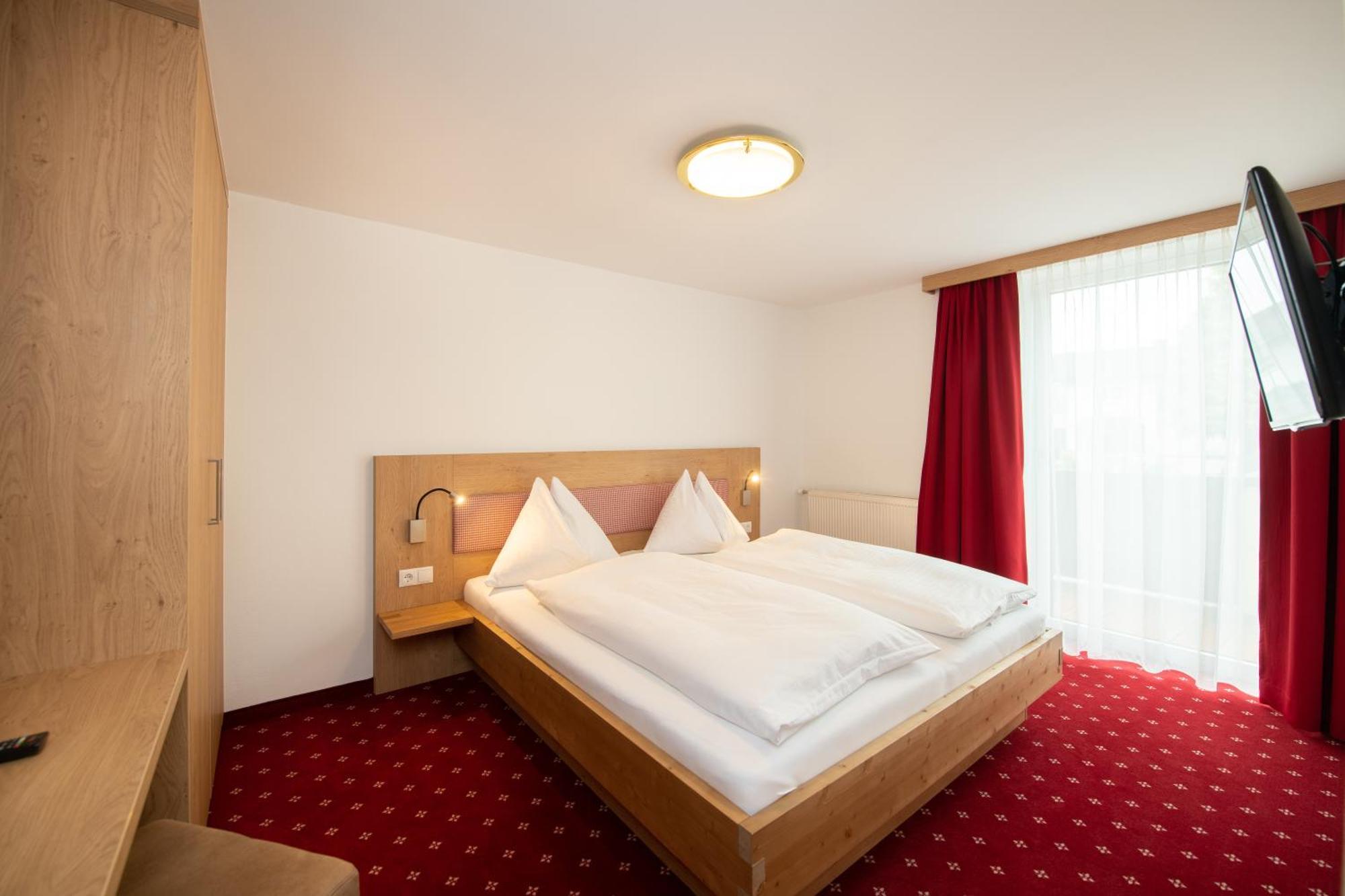 Hotel Gasthof Kroell - Inkl Nationalpark-Karte, 1 X Grossglockner Hochalpenstrasse Kostenlos, 1X Gerlos Alpenstrasse Kostenlos, Krimmler Wasserfaelle Kostenlos, Verschiedene Bergbahnen Kostenlos, Badesee Kostenlos, Bus & Zug Kostenlos, Genusskueche, Niedernsill Exteriér fotografie
