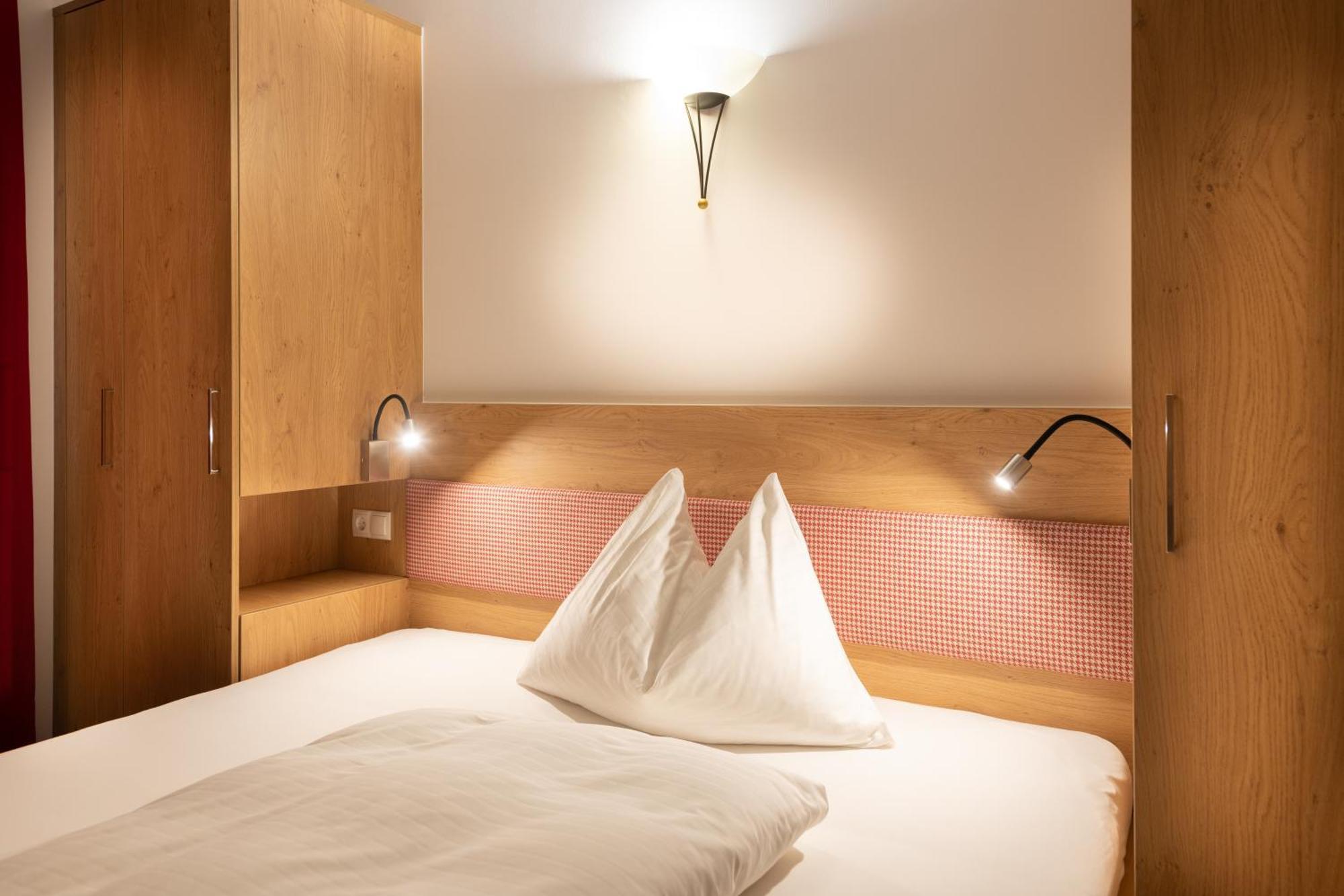 Hotel Gasthof Kroell - Inkl Nationalpark-Karte, 1 X Grossglockner Hochalpenstrasse Kostenlos, 1X Gerlos Alpenstrasse Kostenlos, Krimmler Wasserfaelle Kostenlos, Verschiedene Bergbahnen Kostenlos, Badesee Kostenlos, Bus & Zug Kostenlos, Genusskueche, Niedernsill Exteriér fotografie