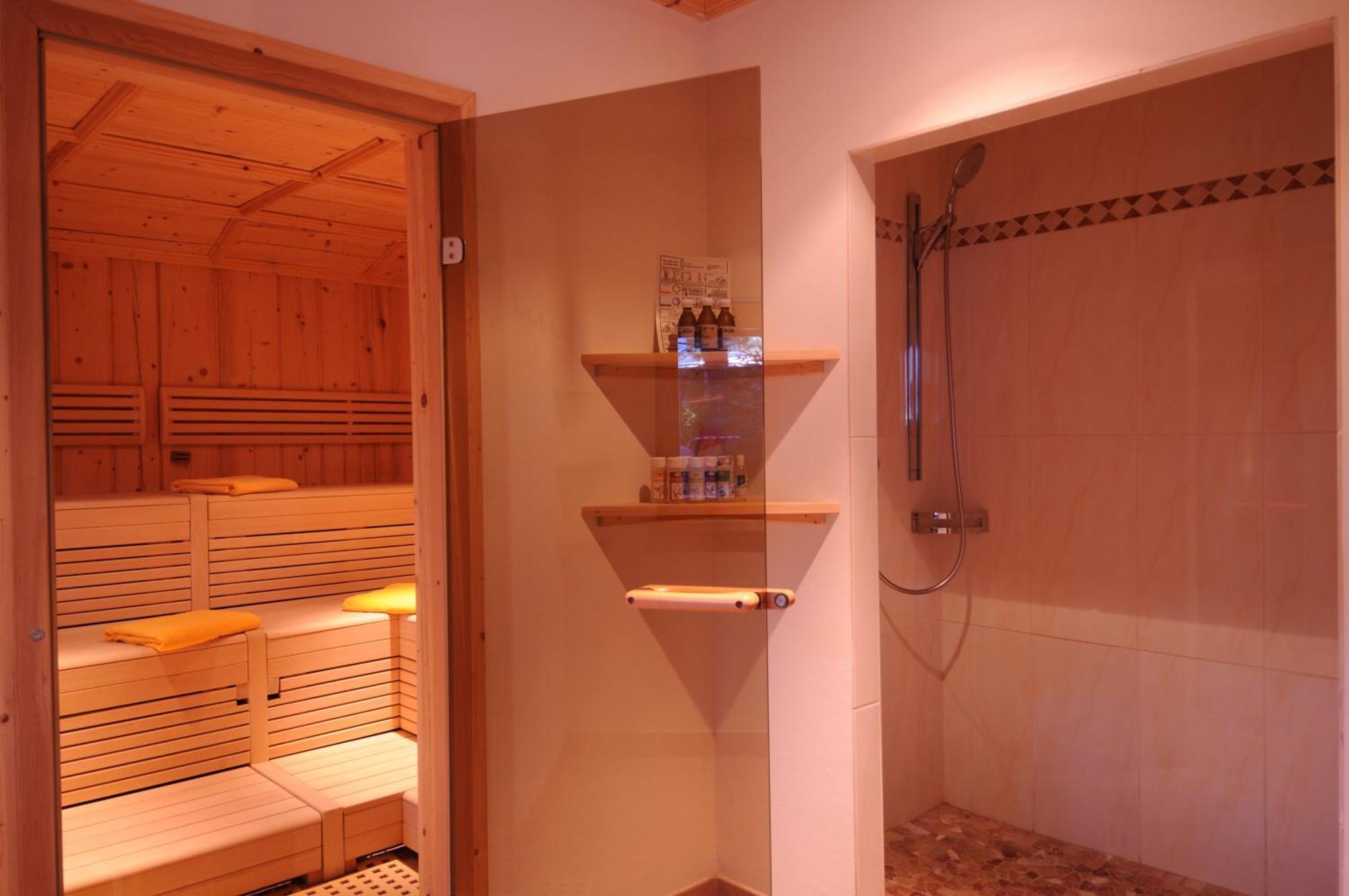 Hotel Gasthof Kroell - Inkl Nationalpark-Karte, 1 X Grossglockner Hochalpenstrasse Kostenlos, 1X Gerlos Alpenstrasse Kostenlos, Krimmler Wasserfaelle Kostenlos, Verschiedene Bergbahnen Kostenlos, Badesee Kostenlos, Bus & Zug Kostenlos, Genusskueche, Niedernsill Exteriér fotografie